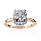 Elegant Central Stone Diamond Ring with Radiant Side Accents
