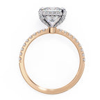 Elegant Central Stone Diamond Ring with Radiant Side Accents