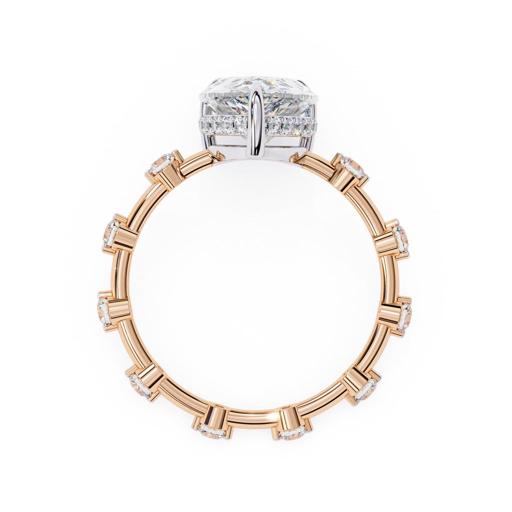 Elegant Central Stone Diamond Ring with Radiant Side Accents