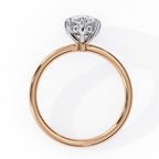 Elegant Central Stone Ring with Shimmering Side Diamonds