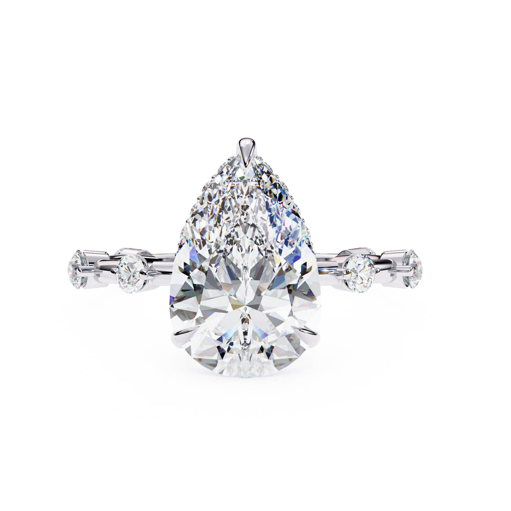 Elegant Central Stone Diamond Ring with Radiant Side Accents
