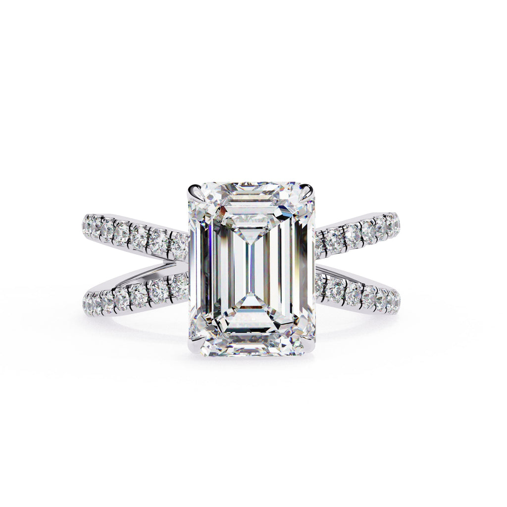 Elegant Central Stone Diamond Ring with Radiant Side Accents
