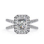 Elegant Central Stone Diamond Ring with Radiant Side Accents