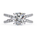 Elegant Central Stone Diamond Ring with Radiant Side Accents
