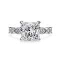 Elegant Central Stone Diamond Ring with Radiant Side Accents