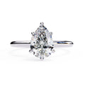Elegant Central Stone Ring with Shimmering Side Diamonds