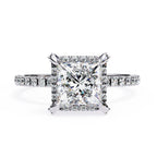 Elegant Central Stone Diamond Ring with Radiant Side Accents