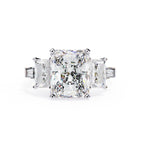 Elegant Central Stone Diamond Ring with Radiant Side Accents