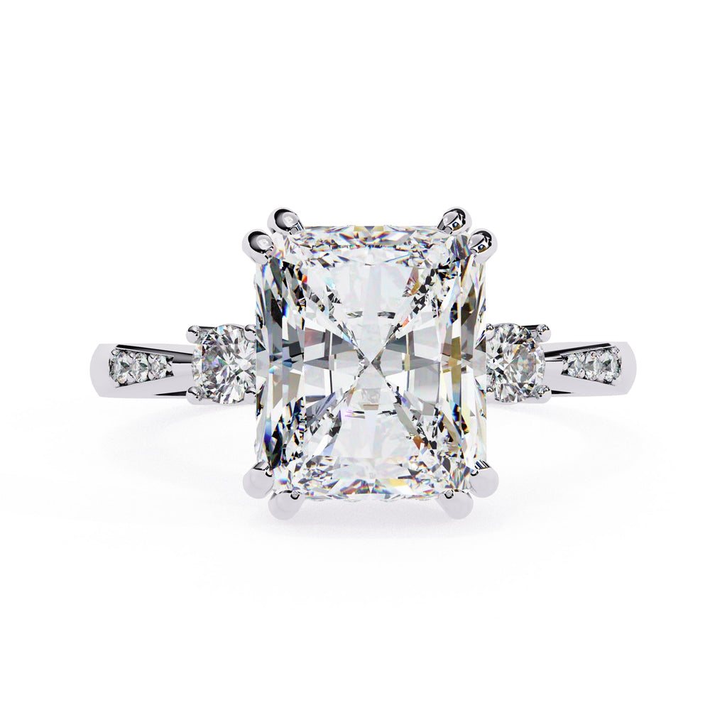 Elegant Central Stone Diamond Ring with Radiant Side Accents