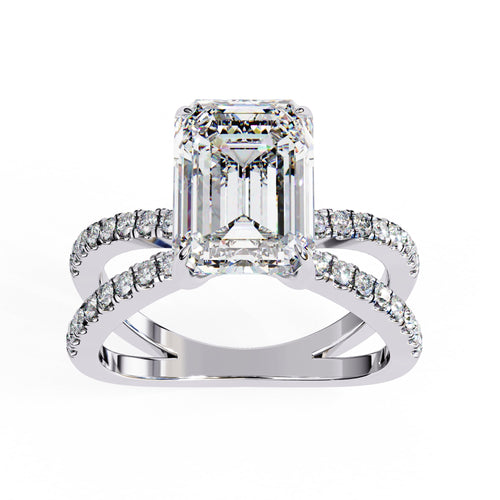 Elegant Central Stone Diamond Ring with Radiant Side Accents