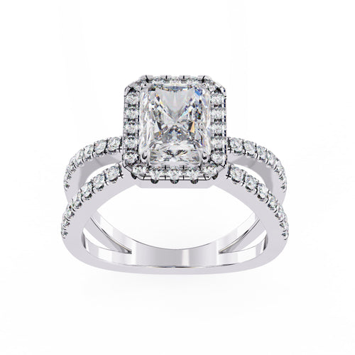 Elegant Central Stone Diamond Ring with Radiant Side Accents