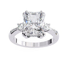 Elegant Central Stone Diamond Ring with Radiant Side Accents