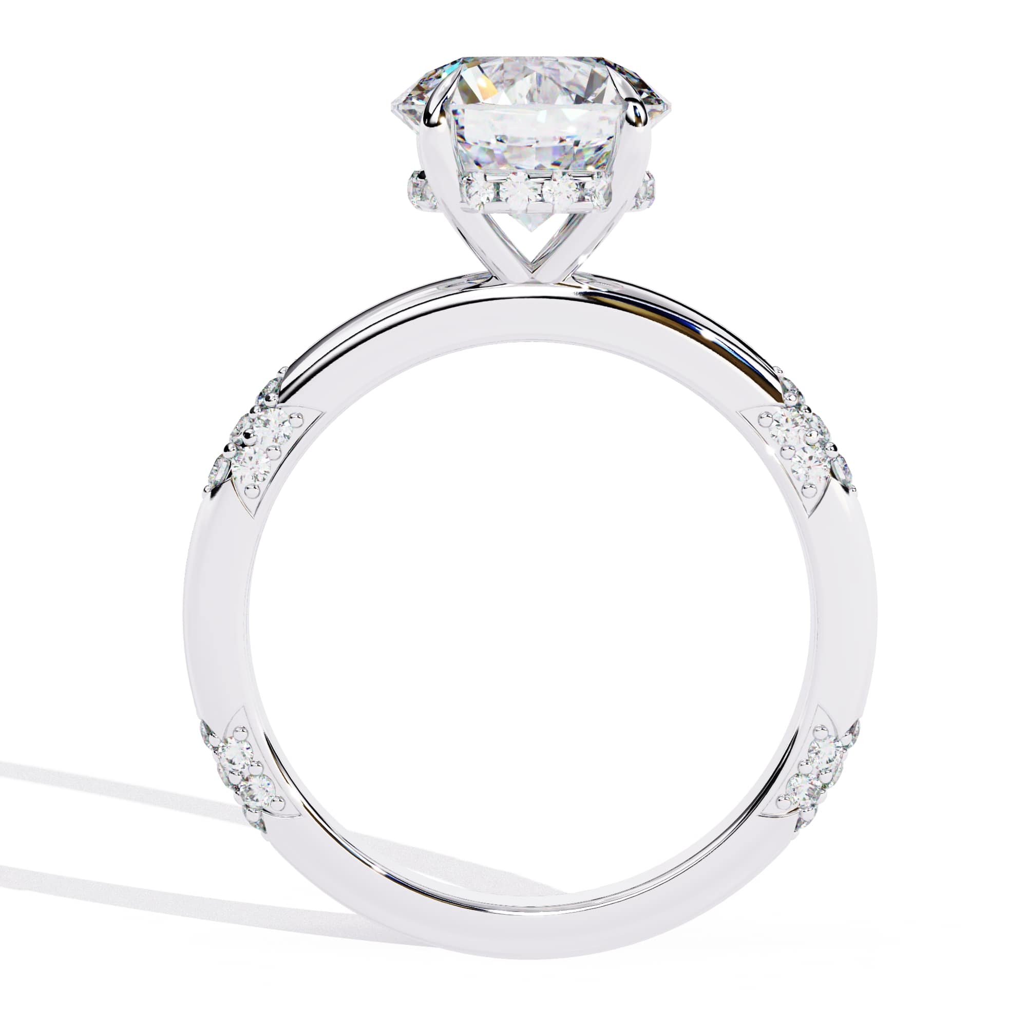 Exquisite VVS1 Diamond Central Stone Ring with Brilliant Side Accents