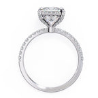 Elegant Central Stone Diamond Ring with Radiant Side Accents