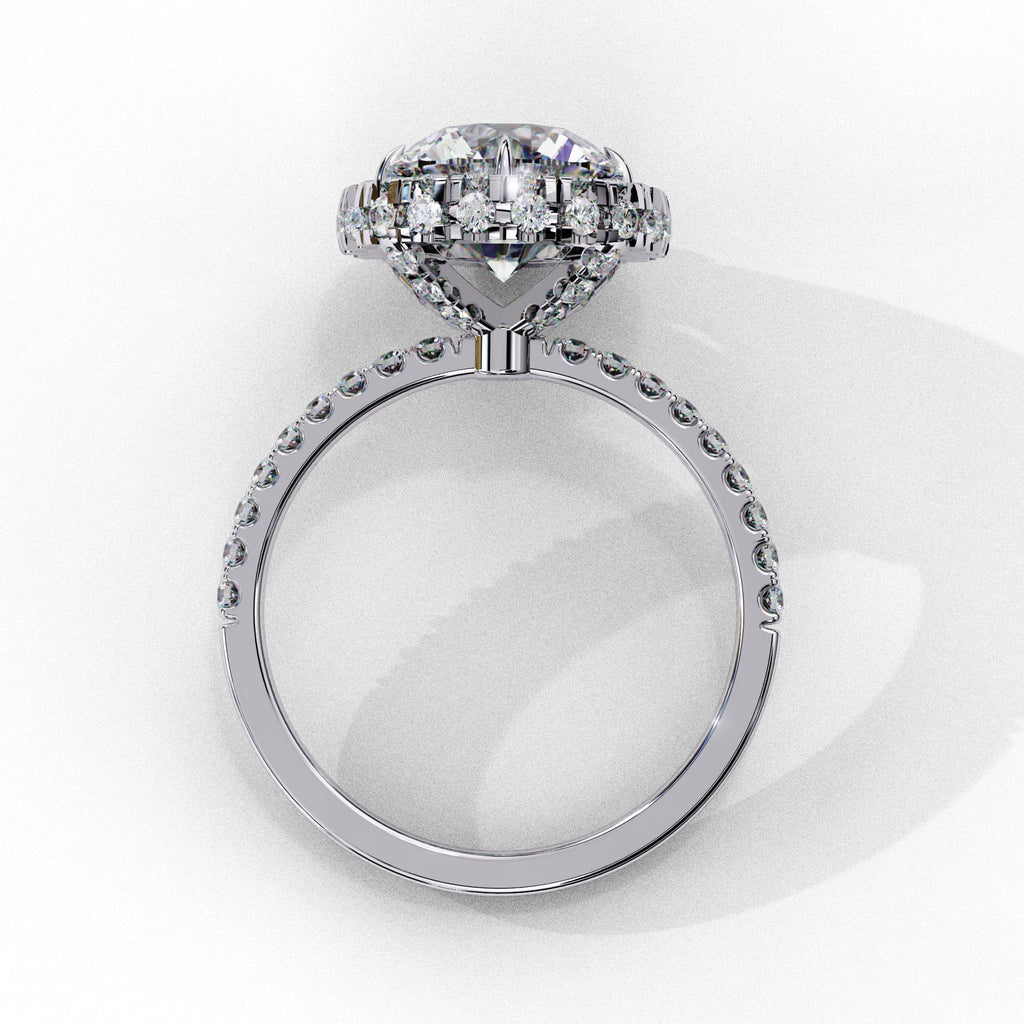 Elegant Diamond Central Stone Brilliance Ring