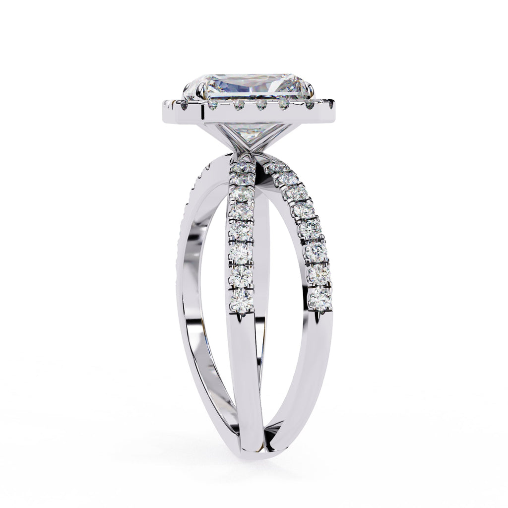 Elegant Diamond Central Stone Ring with Side Accents
