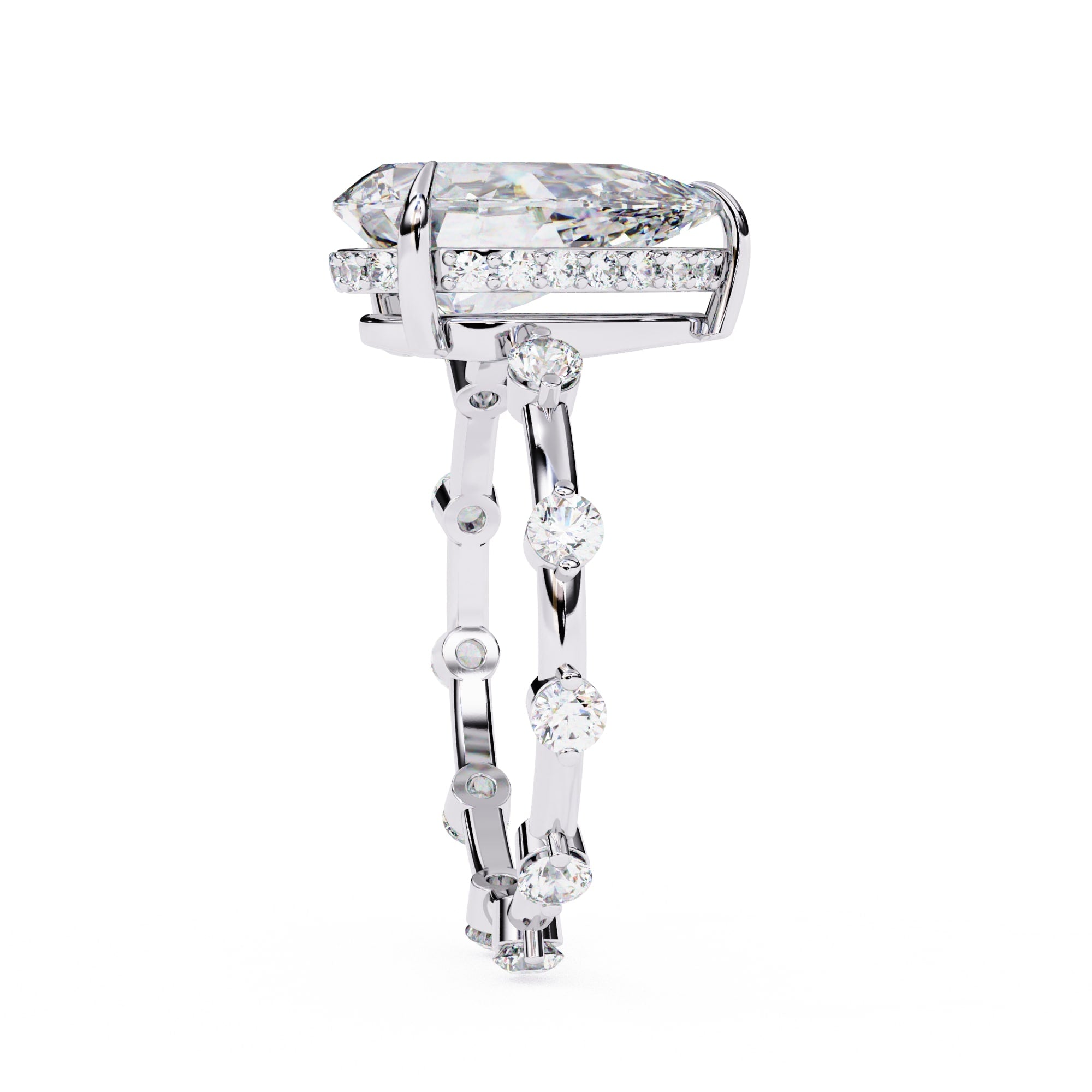 Elegant Central Stone Diamond Ring with Radiant Side Accents
