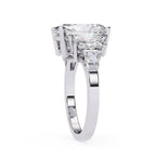 Elegant Central Stone Diamond Ring with Radiant Side Accents