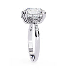 Elegant Central Stone Diamond Ring with Radiant Side Accents
