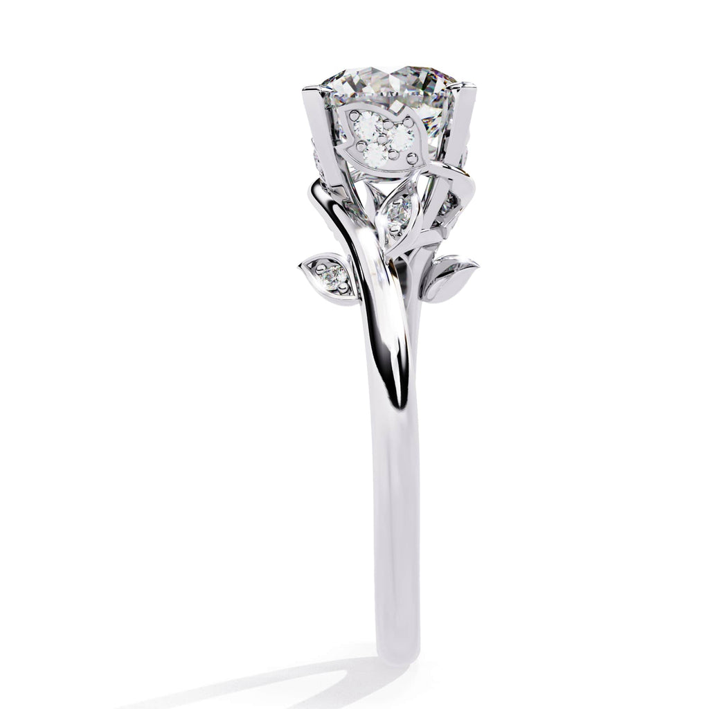 Exquisite Central Stone Diamond Ring with Shimmering Side Accents