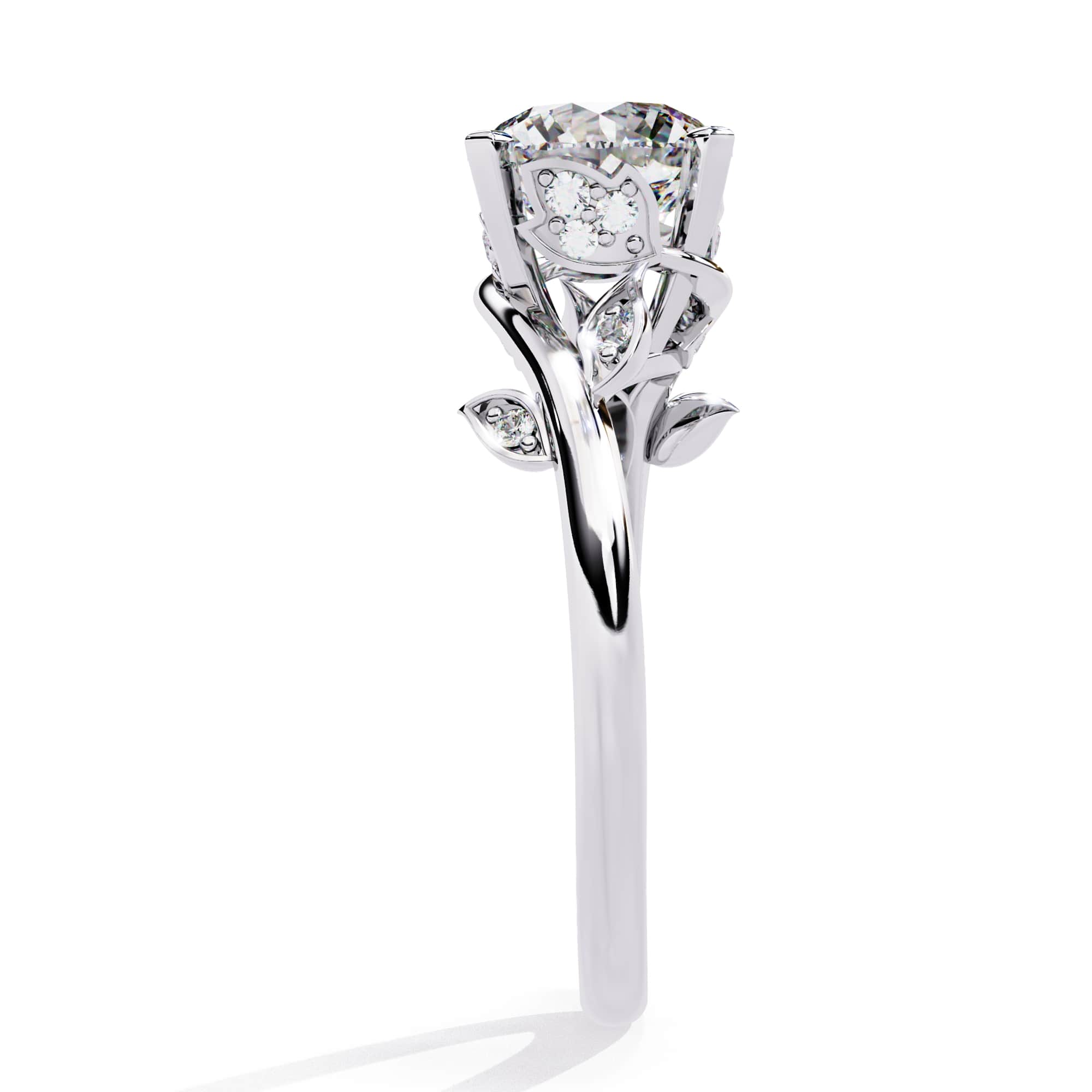 Exquisite Central Stone Diamond Ring with Shimmering Side Accents