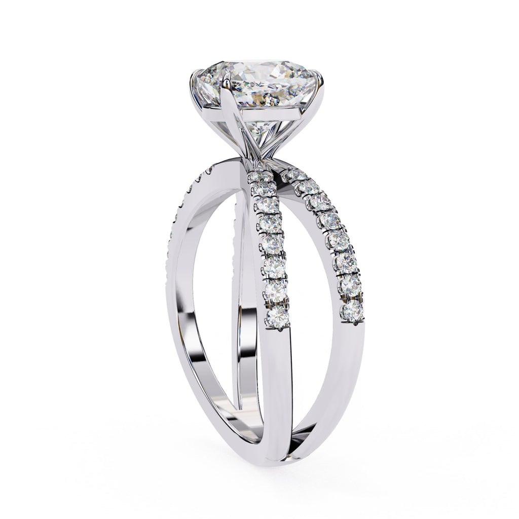 Elegant Central Stone Diamond Ring with Radiant Side Accents