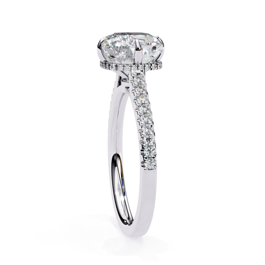 Elegant Central Stone Diamond Ring with Side Stone Accents