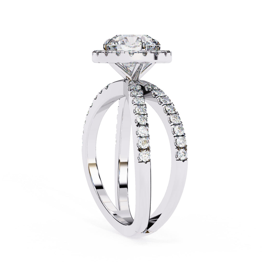 Elegant Central Stone Diamond Ring with Radiant Side Accents