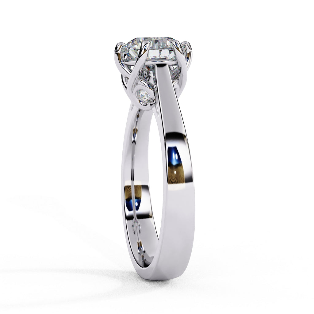 Elegant Central Stone Diamond Ring with Radiant Side Accents