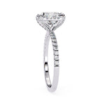 Elegant Central Stone Diamond Ring with Radiant Side Accents