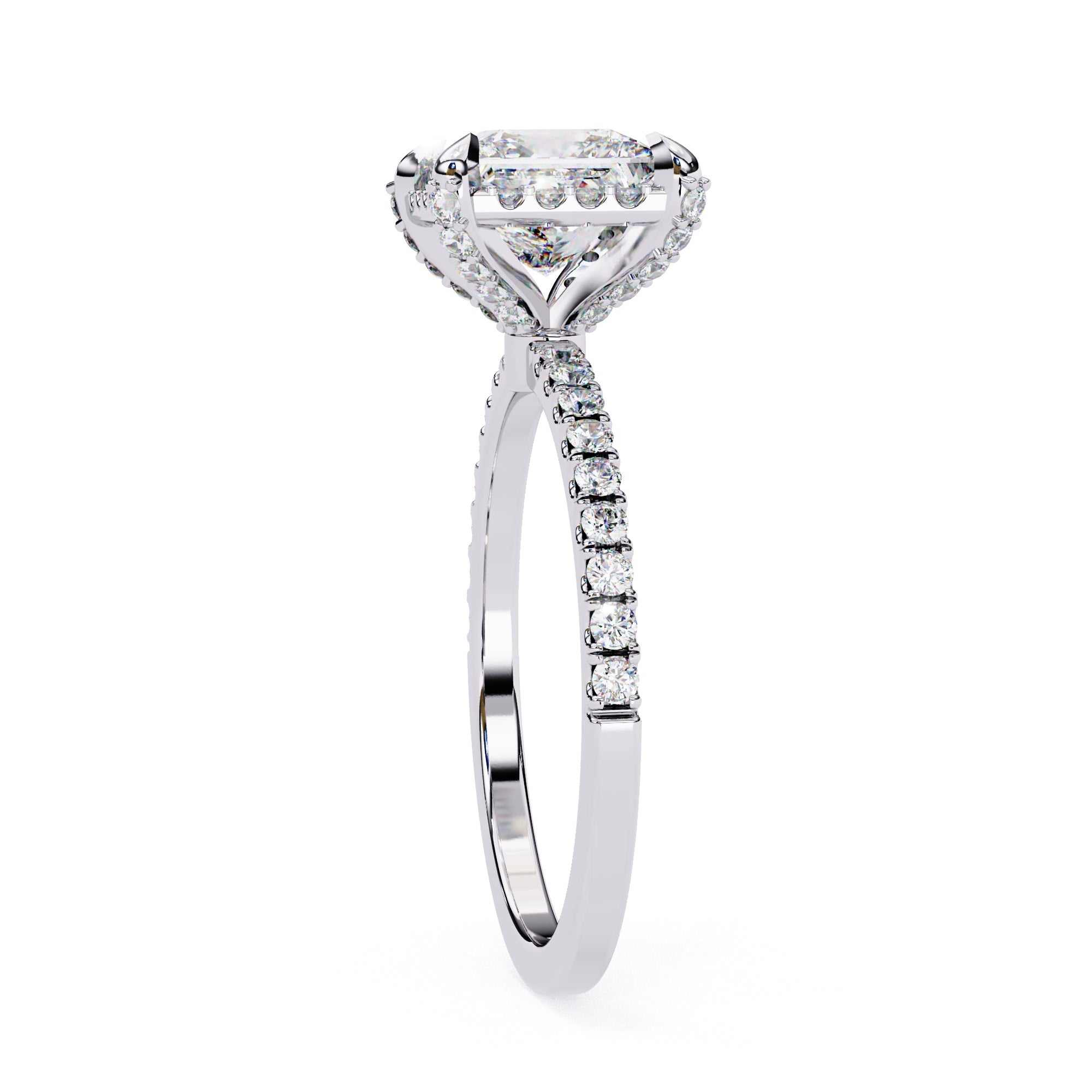 Elegant Central Stone Diamond Ring with Radiant Side Accents