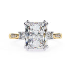 Elegant Central Stone Diamond Ring with Radiant Side Accents