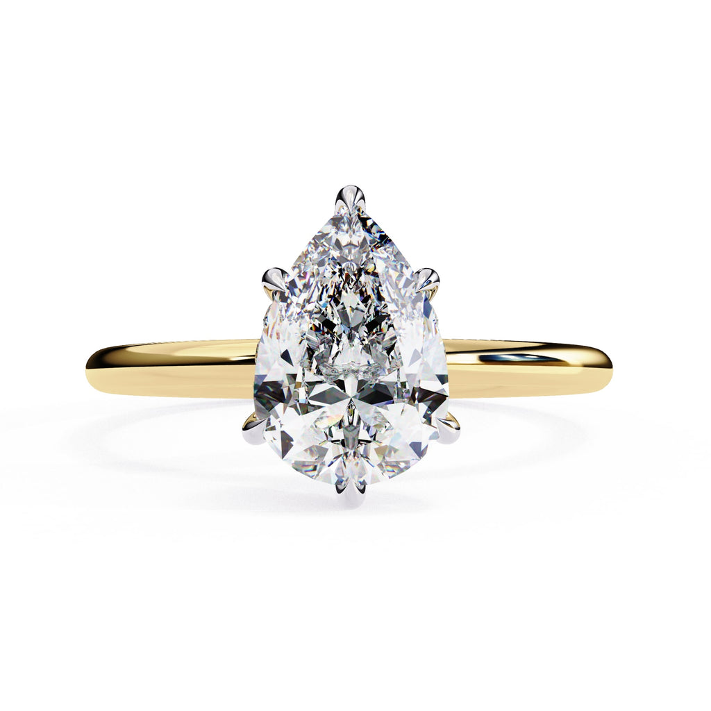 Elegant Central Stone Ring with Shimmering Side Diamonds