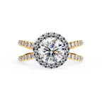 Elegant Central Stone Diamond Ring with Radiant Side Accents