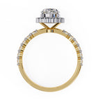 Elegant Central Stone Diamond Ring with Brilliant Side Accents
