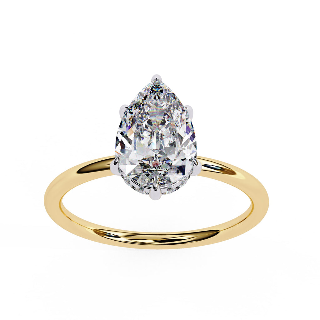 Elegant Central Stone Ring with Shimmering Side Diamonds