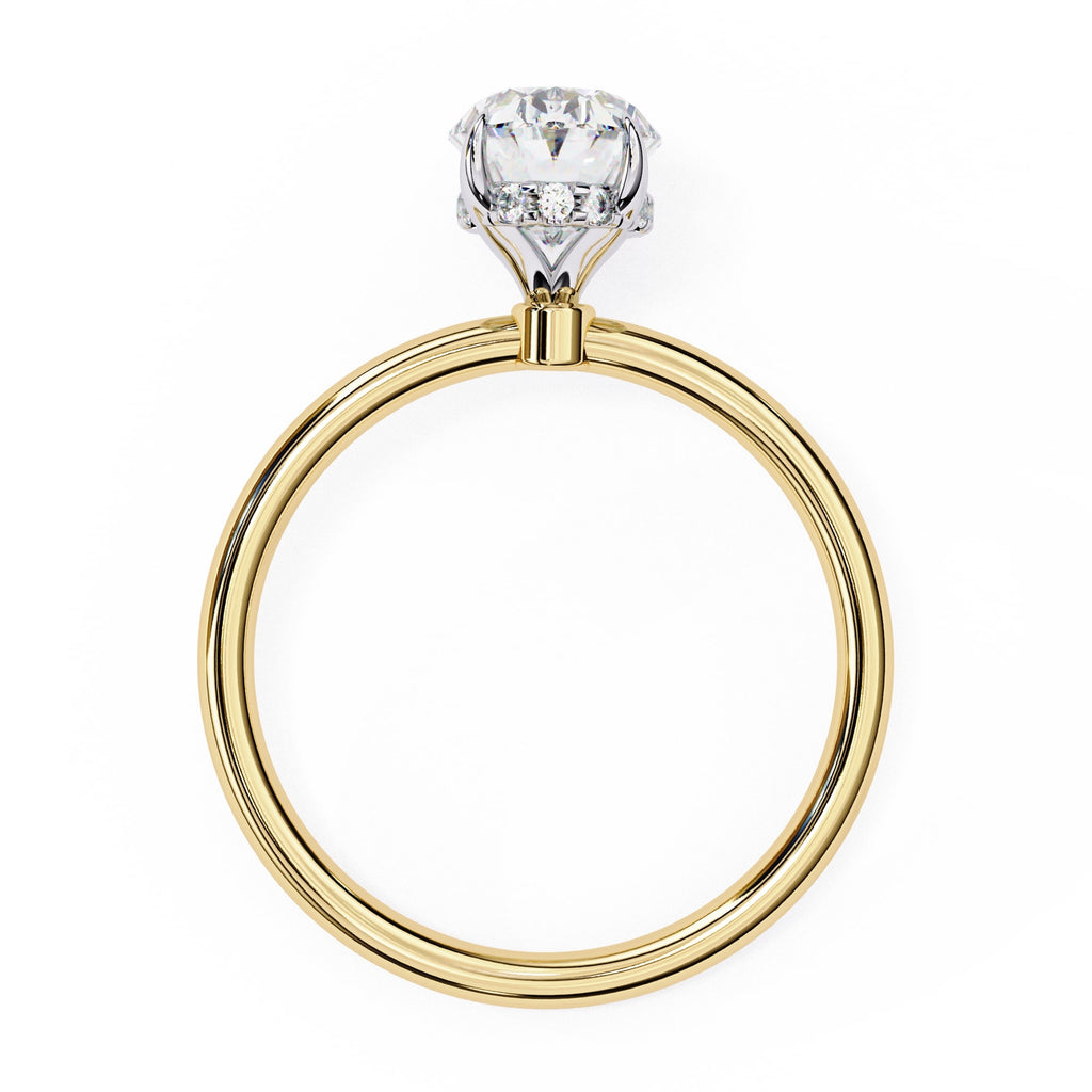Elegant Central Stone Diamond Ring with Sparkling Side Accents