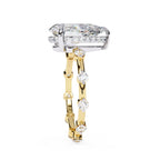 Elegant Central Stone Diamond Ring with Radiant Side Accents