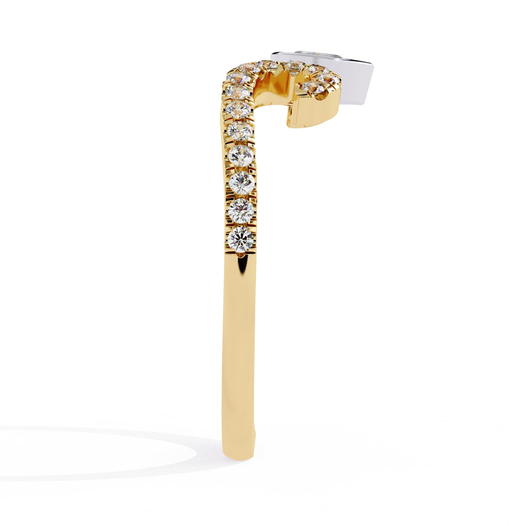 Elegant Central Stone Diamond Ring with Side Stone Accents