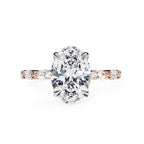 Elegant Diamond Central Stone Ring with Brilliant Side Accents