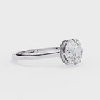 Elegant Central Stone Diamond Ring with Radiant Side Accents