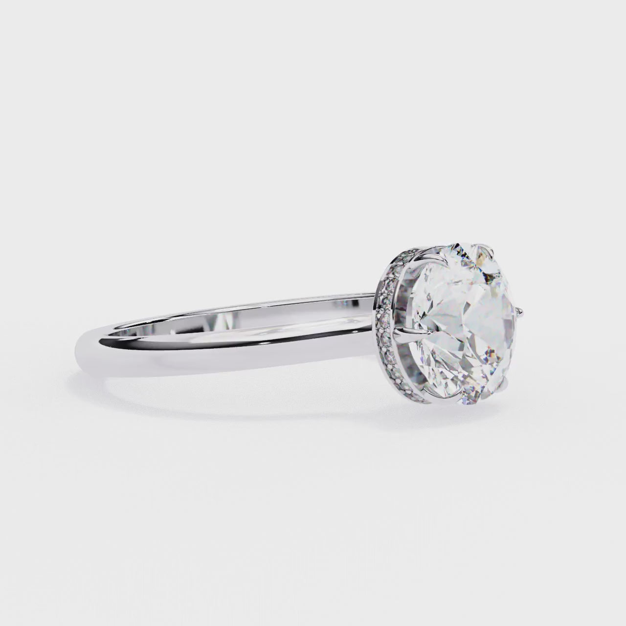 Elegant Central Stone Diamond Ring with Radiant Side Accents