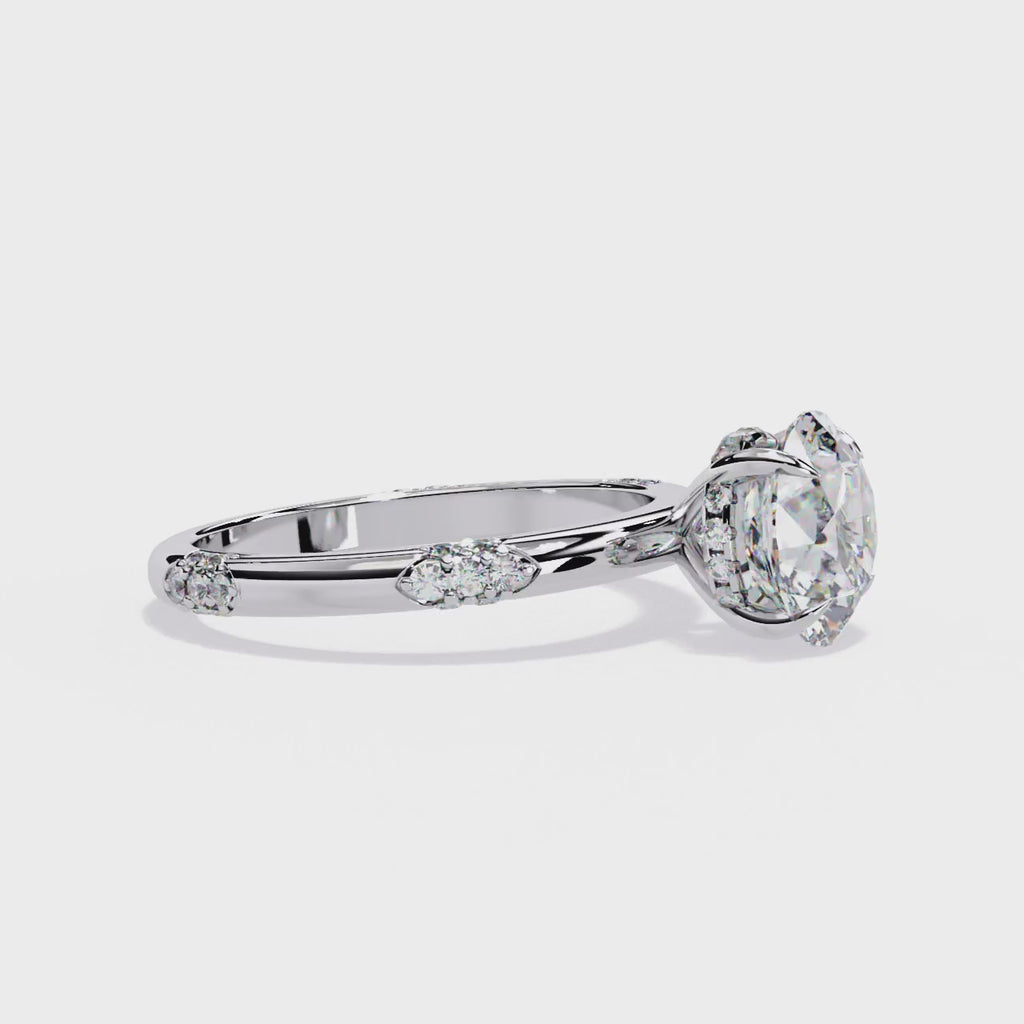 Exquisite VVS1 Diamond Central Stone Ring with Brilliant Side Accents