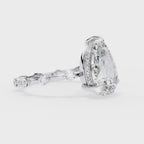 Elegant Central Stone Diamond Ring with Radiant Side Accents