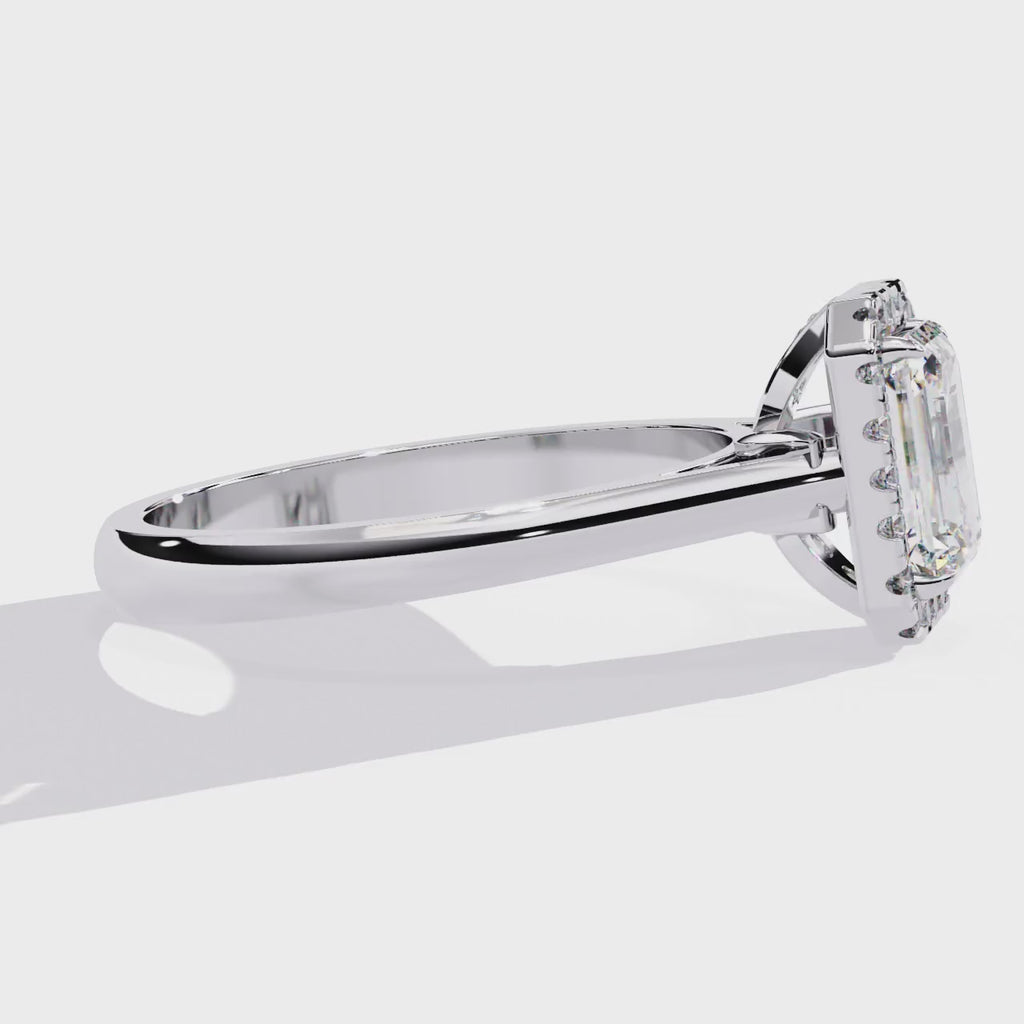 Elegant Central Stone Diamond Ring with Side Accents